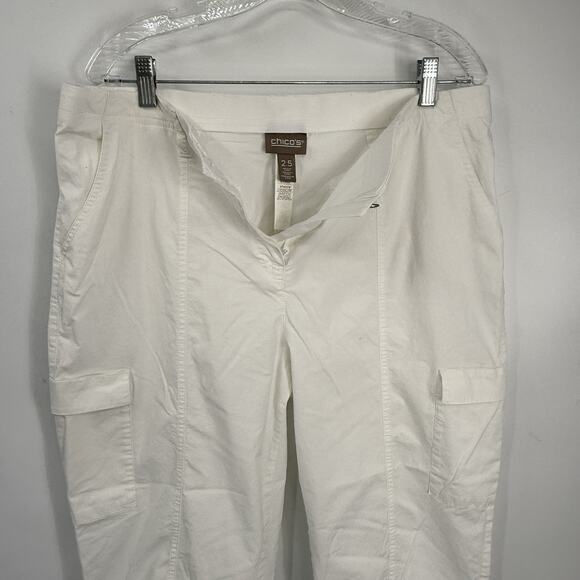 Chicos 2.5 Cargo Crop Pants size Large/14 White Stretch Cotton Resort - Picture 8 of 12
